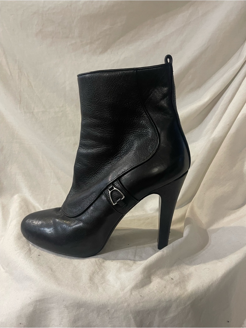 Longchamp Leather Ankle Bootie